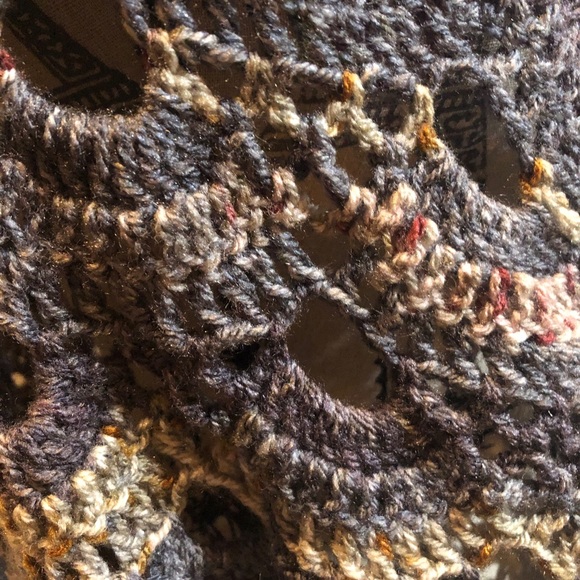 EUC Women’s Handmade Shawl - Picture 4 of 8